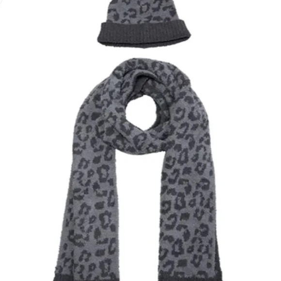 Barefoot Dreams CozyChic In The Wild Scarf and Hat Set Graphite/Carbon NEW - Picture 1 of 5